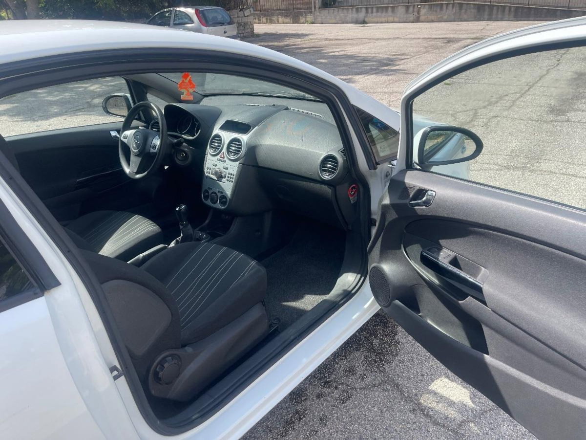 Opel Corsa 1.2 80CV 3 porte GPL-TECH Club (15)