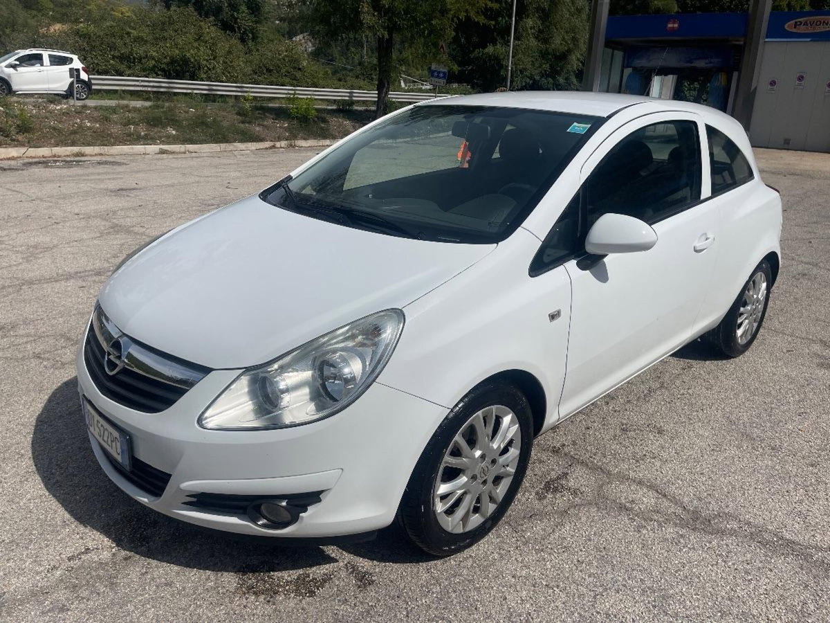 Opel Corsa 1.2 80CV 3 porte GPL-TECH Club (2)