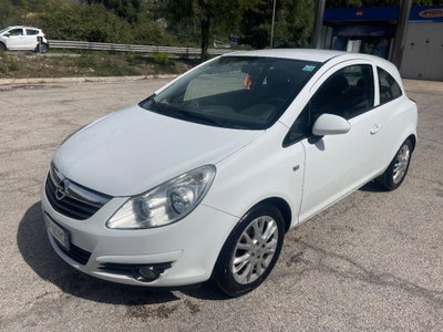 Opel Corsa 1.2 80CV 3 porte GPL-TECH Club (2)
