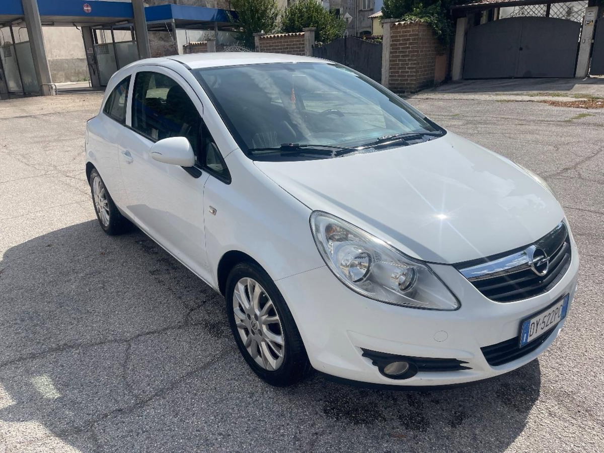 Opel Corsa 1.2 80CV 3 porte GPL-TECH Club (3)