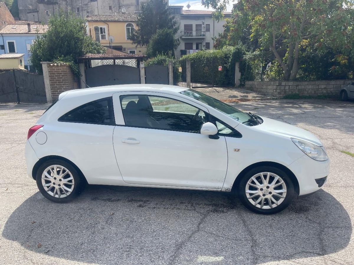 Opel Corsa 1.2 80CV 3 porte GPL-TECH Club (4)