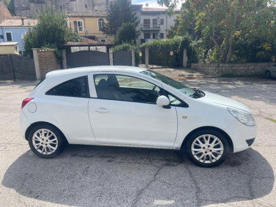 Opel Corsa 1.2 80CV 3 porte GPL-TECH Club (4)