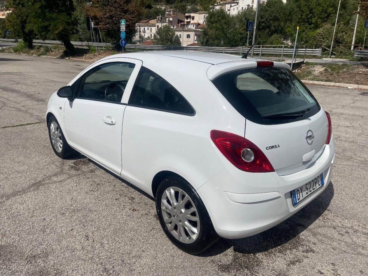 Opel Corsa 1.2 80CV 3 porte GPL-TECH Club (7)