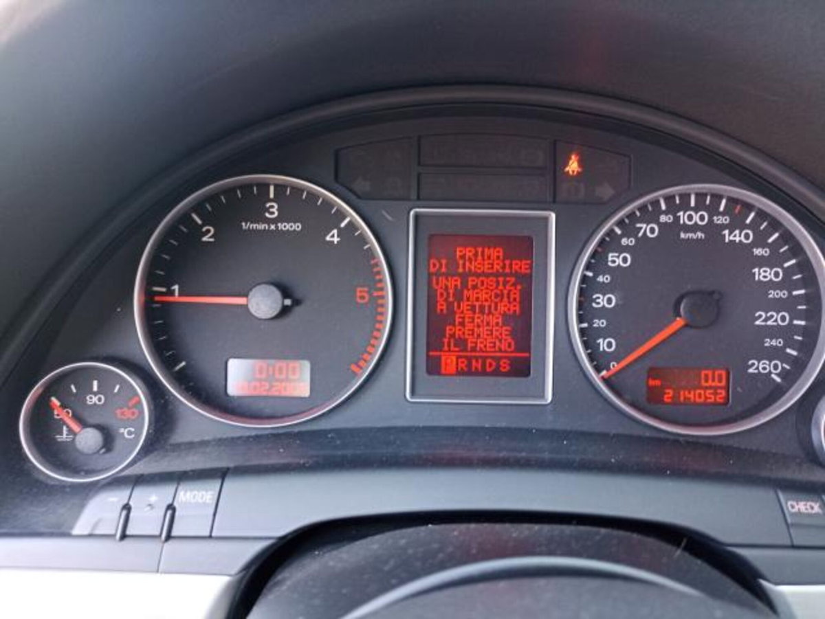 Audi A4 Avant 2.0 TDI 190 CV clean diesel quattro edition (6)