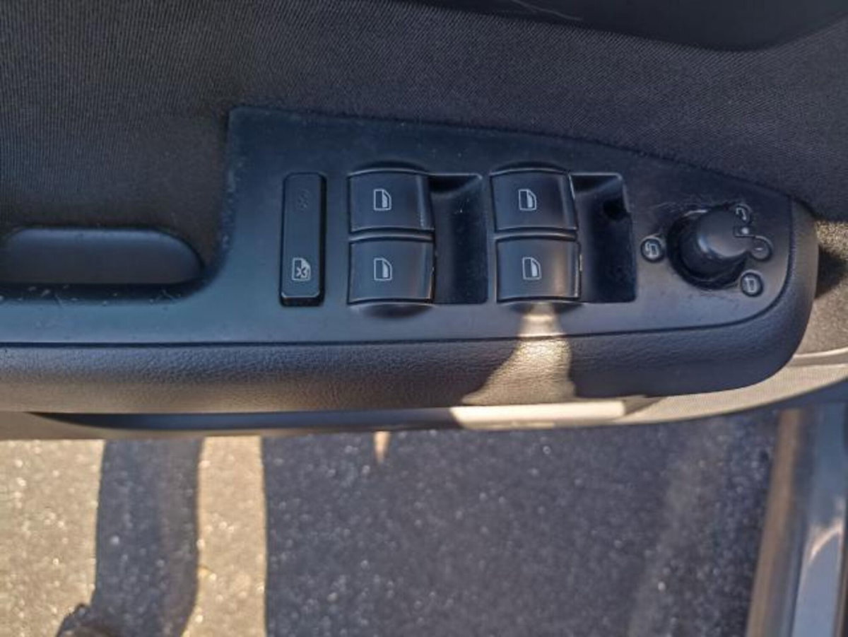 Audi A4 Avant 2.0 TDI 190 CV clean diesel quattro edition (8)