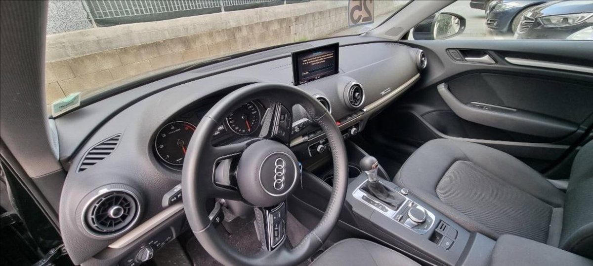 Audi A3 1.6 TDI 116 CV S tronic (6)