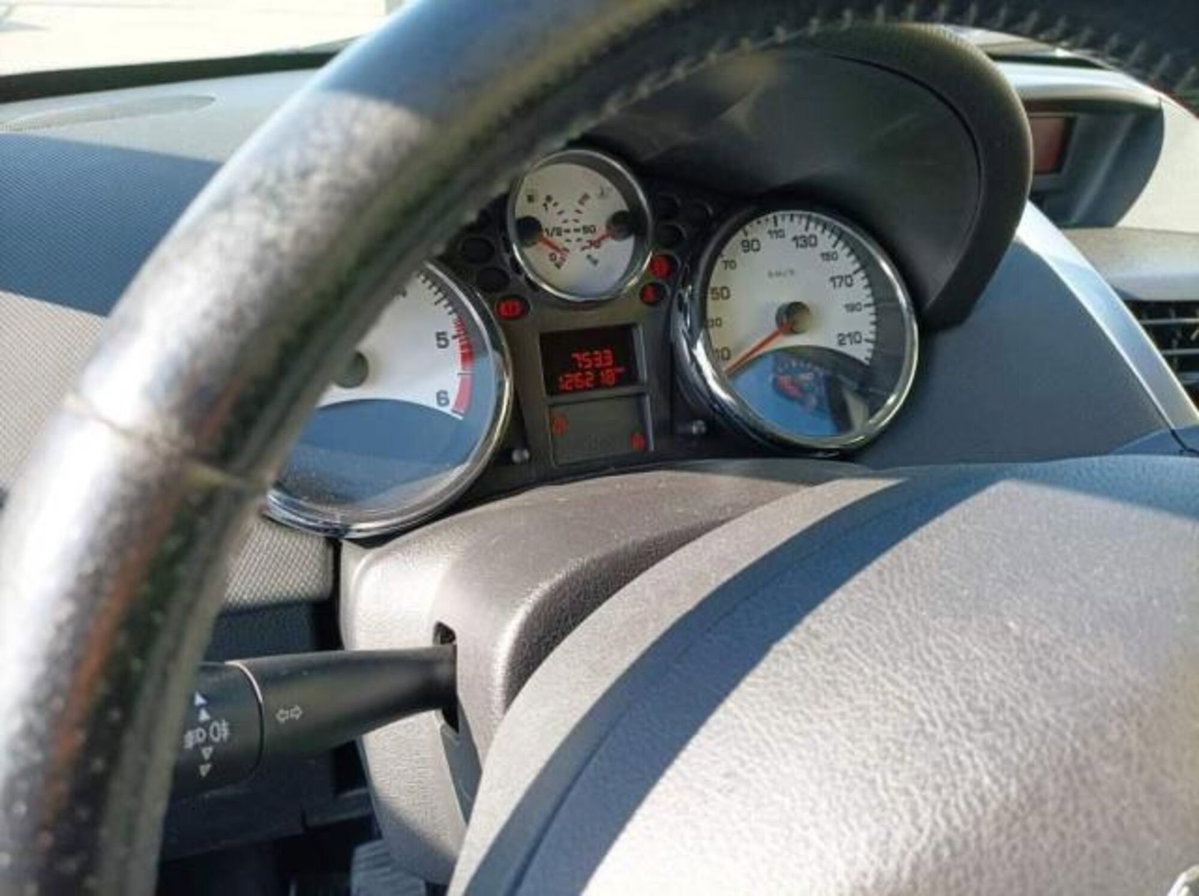 Peugeot 207 HDi 110CV 5p. XS (6)