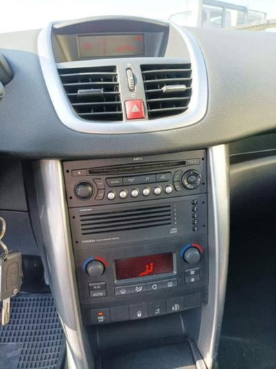 Peugeot 207 HDi 110CV 5p. XS (7)