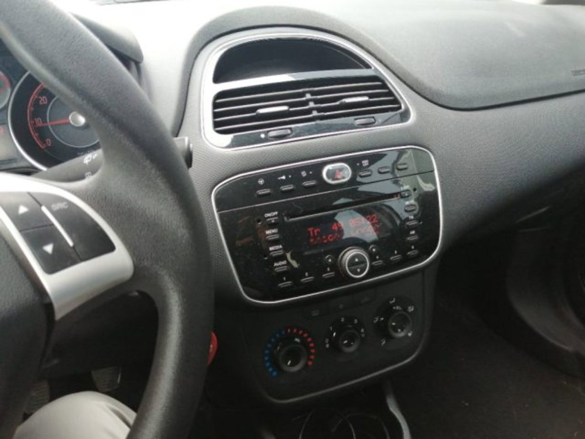 Fiat Punto Evo 1.3 Mjt 95 CV DPF 5 porte S&S Dualogic Dynamic (11)