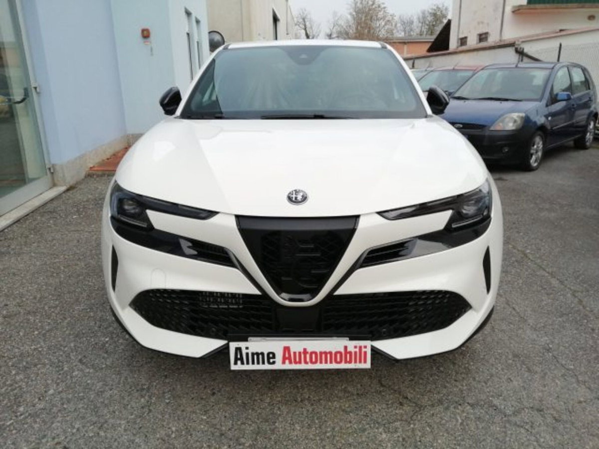 Alfa Romeo Junior 1.2 ibrida Speciale 145cv edct6 (2)