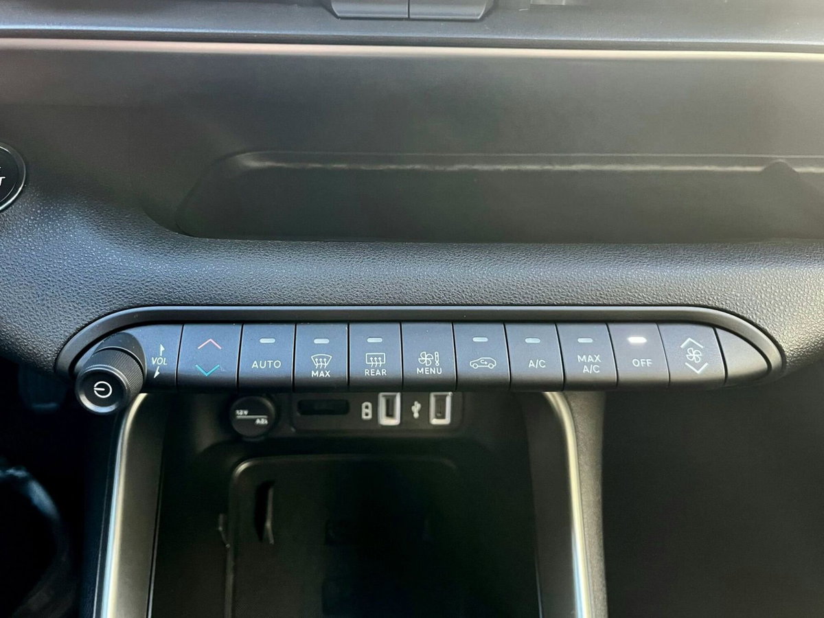 Jeep Avenger 1.2 turbo Summit fwd 100cv (15)