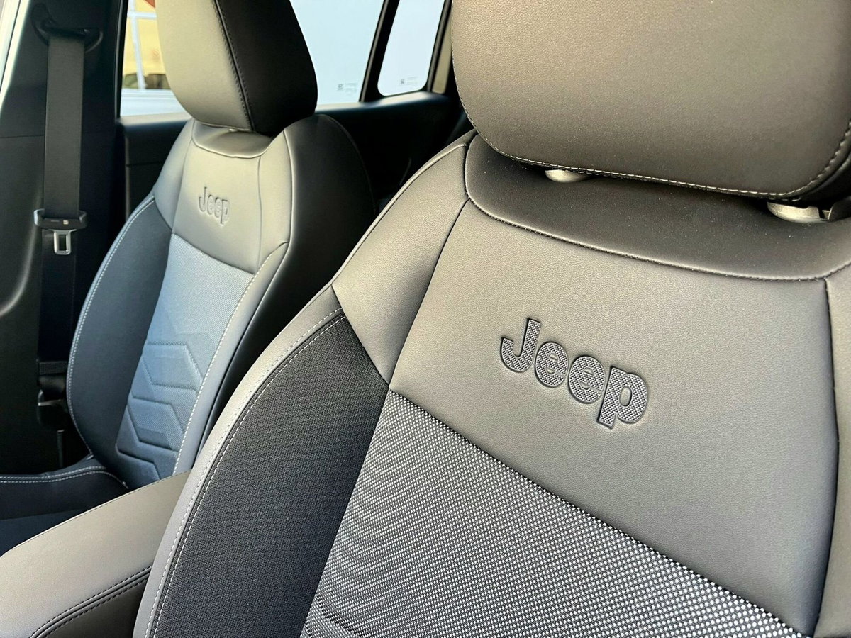 Jeep Avenger 1.2 turbo Summit fwd 100cv (19)