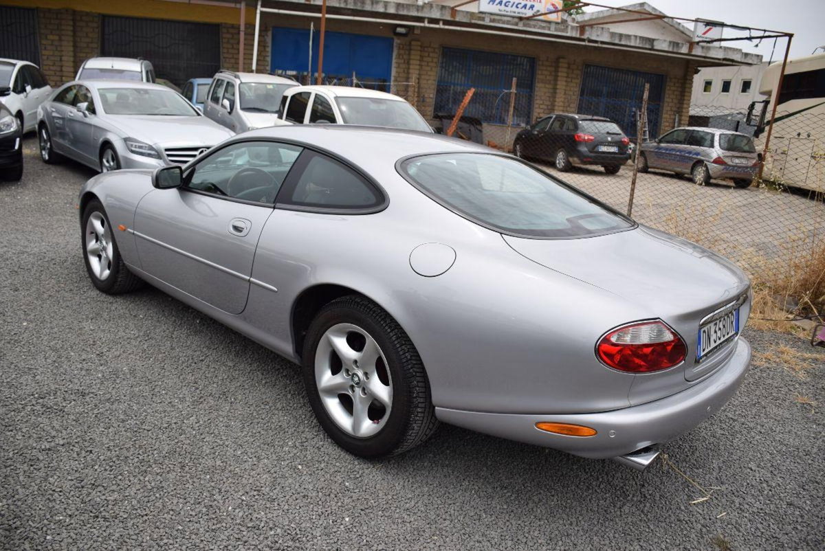 Jaguar XK8 4.0 Coupé (10)
