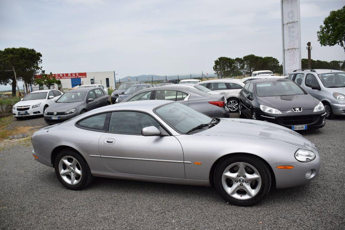 Jaguar XK8 4.0 Coupé (4)
