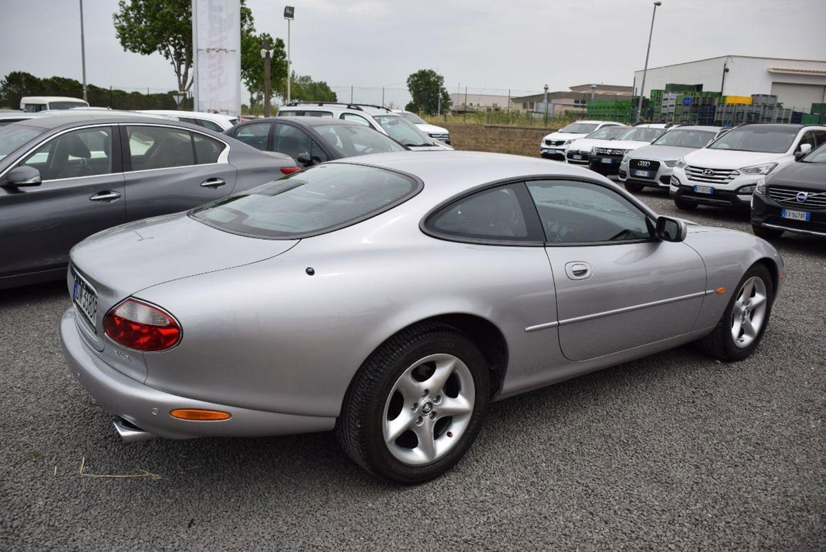 Jaguar XK8 4.0 Coupé (5)