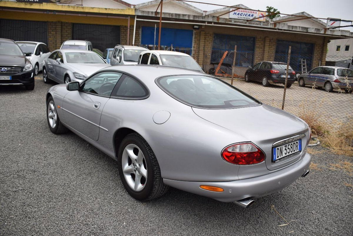 Jaguar XK8 4.0 Coupé (9)