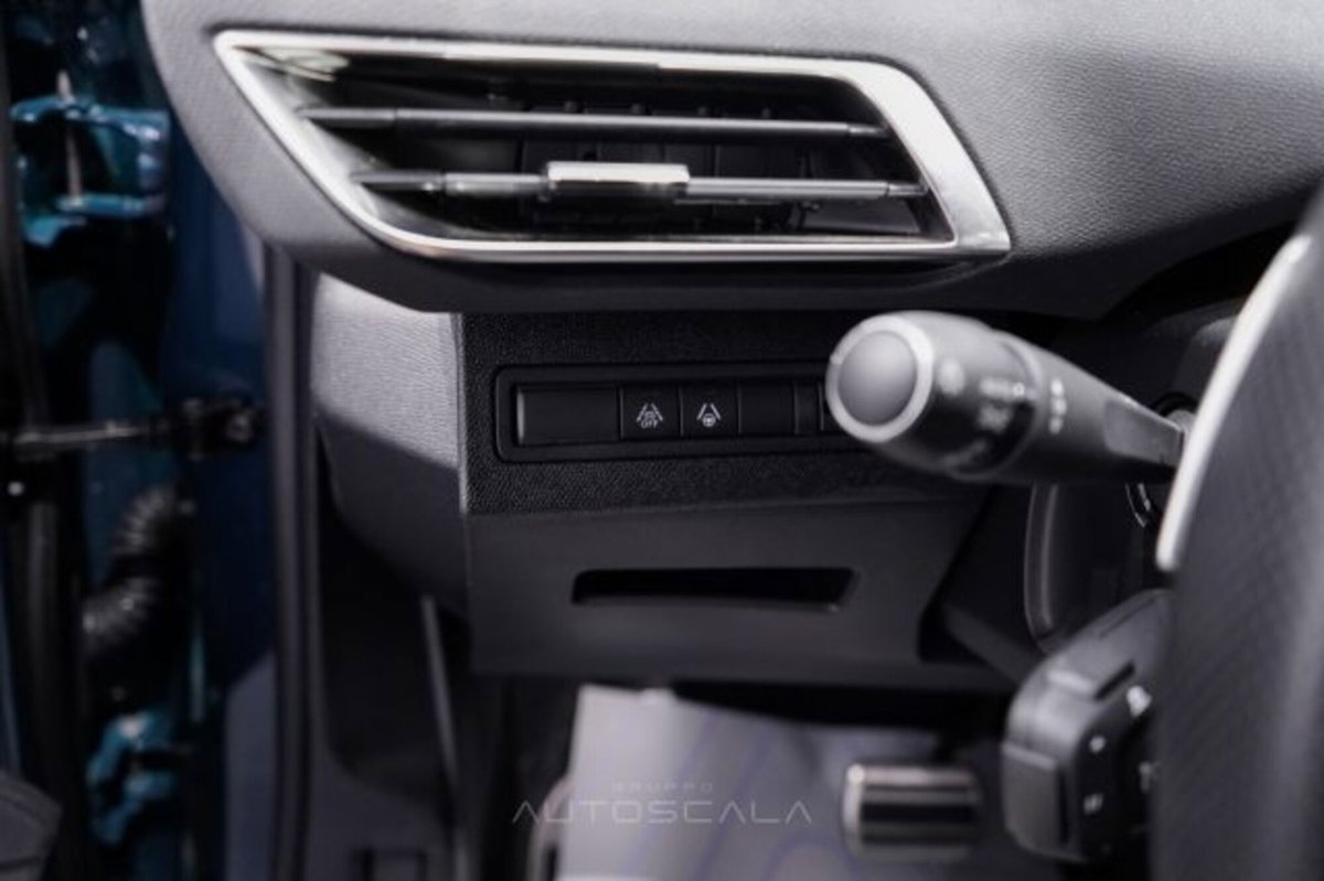 Peugeot 5008 PureTech Turbo 130 S&S EAT8 GT (12)