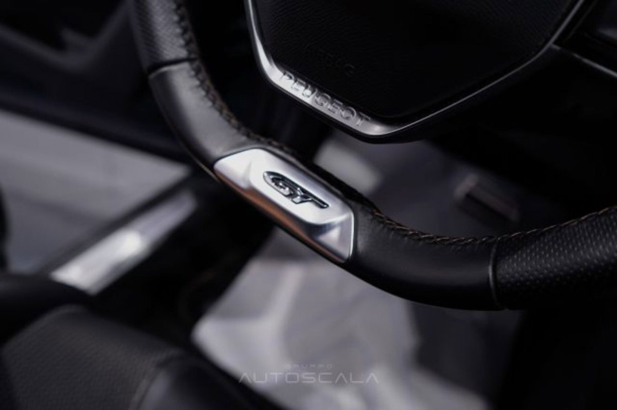 Peugeot 5008 PureTech Turbo 130 S&S EAT8 GT (17)