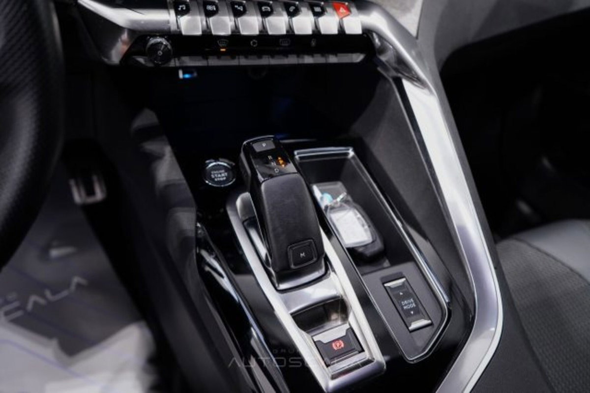 Peugeot 5008 PureTech Turbo 130 S&S EAT8 GT (18)