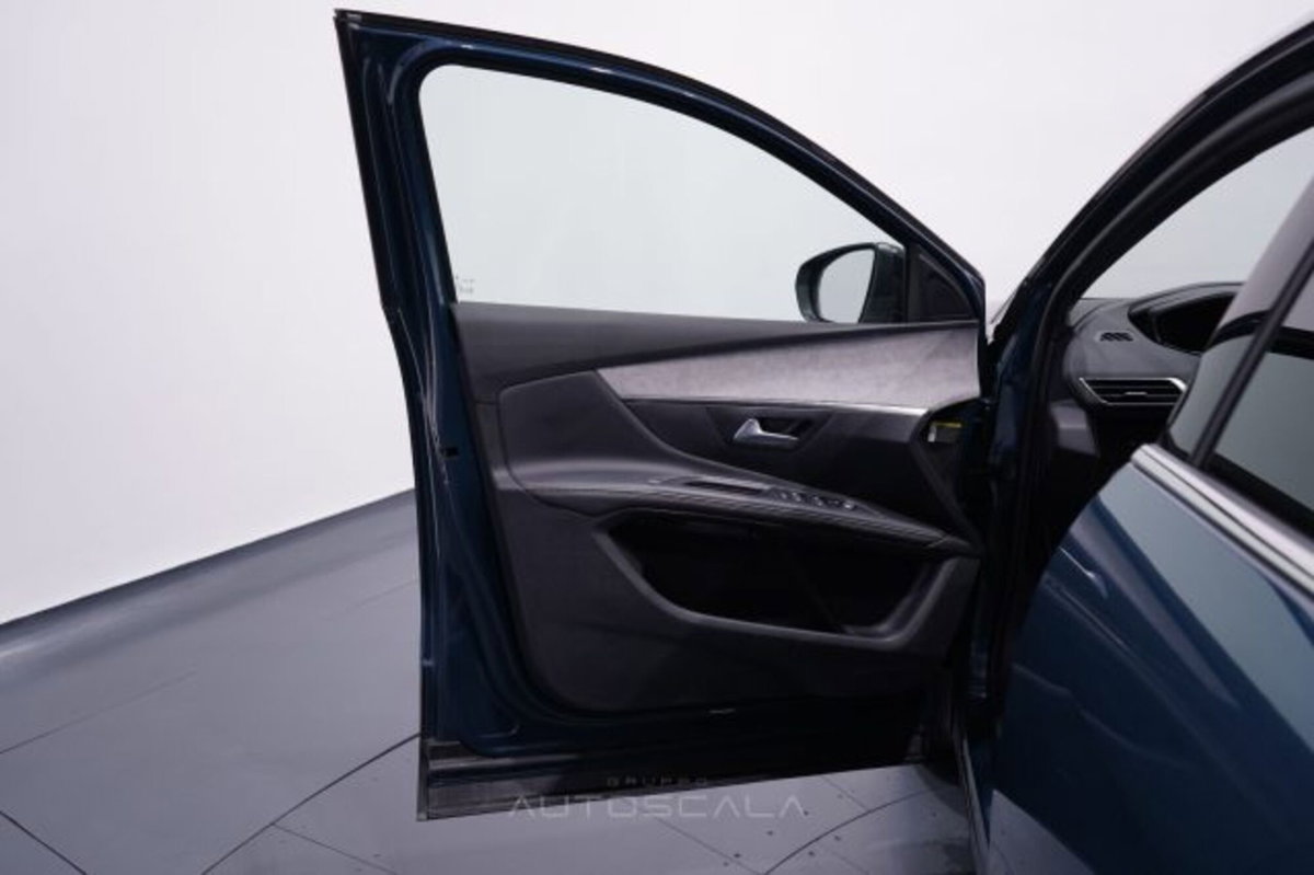 Peugeot 5008 PureTech Turbo 130 S&S EAT8 GT (9)