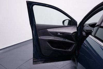 Peugeot 5008 PureTech Turbo 130 S&S EAT8 GT (9)