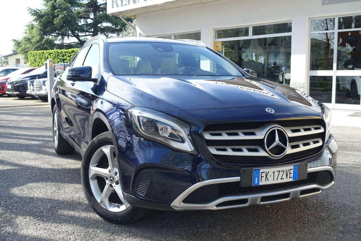 Mercedes-Benz GLA SUV 180 d Premium