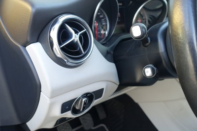 Mercedes-Benz GLA SUV 180 d Premium (11)