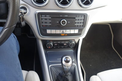Mercedes-Benz GLA SUV 180 d Premium (13)