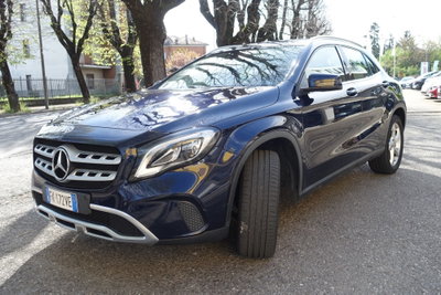 Mercedes-Benz GLA SUV 180 d Premium (3)