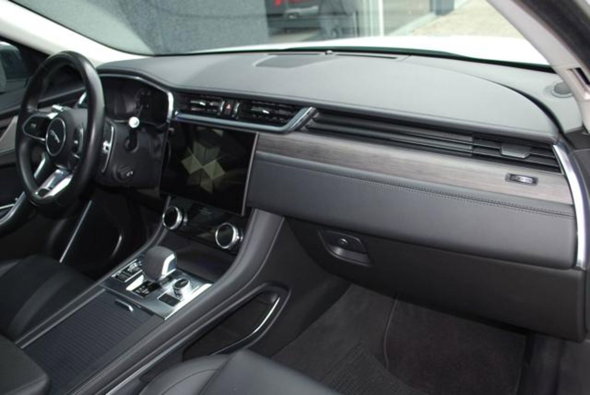Jaguar F-Pace 2.0 D 163 CV AWD aut. (12)