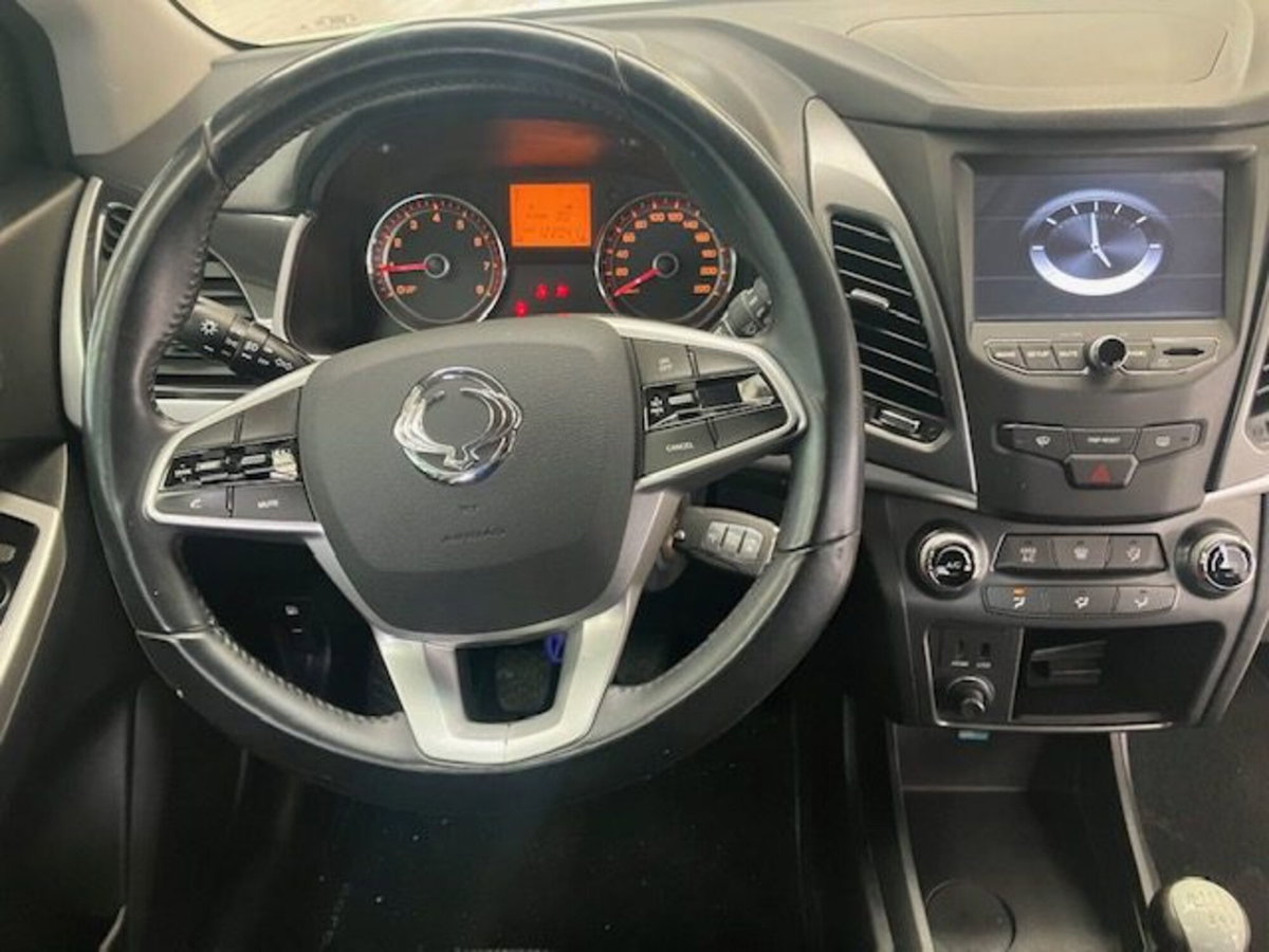 Ssangyong Korando 2.0 2WD MT GPL Limited (11)