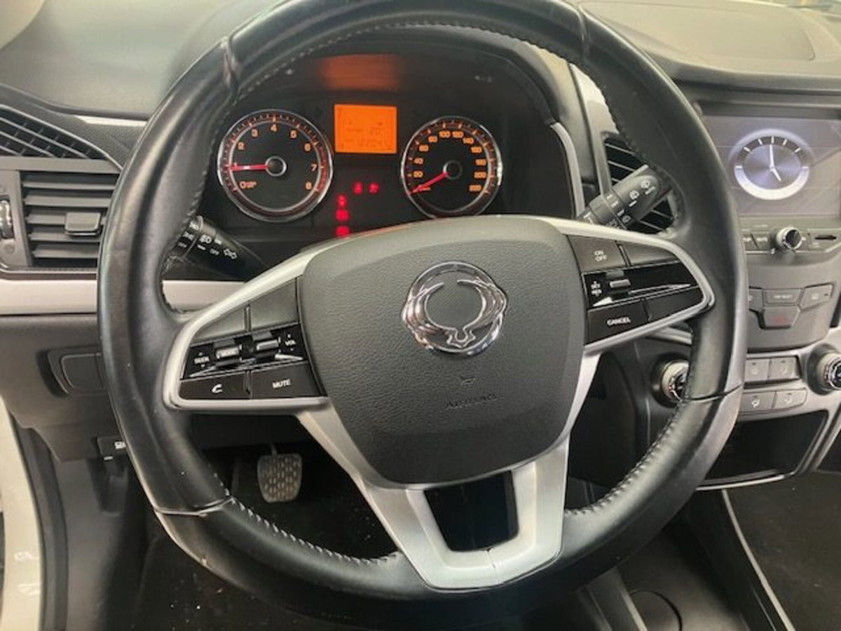 Ssangyong Korando 2.0 2WD MT GPL Limited (14)