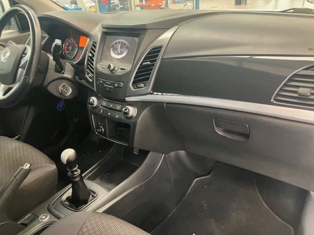 Ssangyong Korando 2.0 2WD MT GPL Limited (8)
