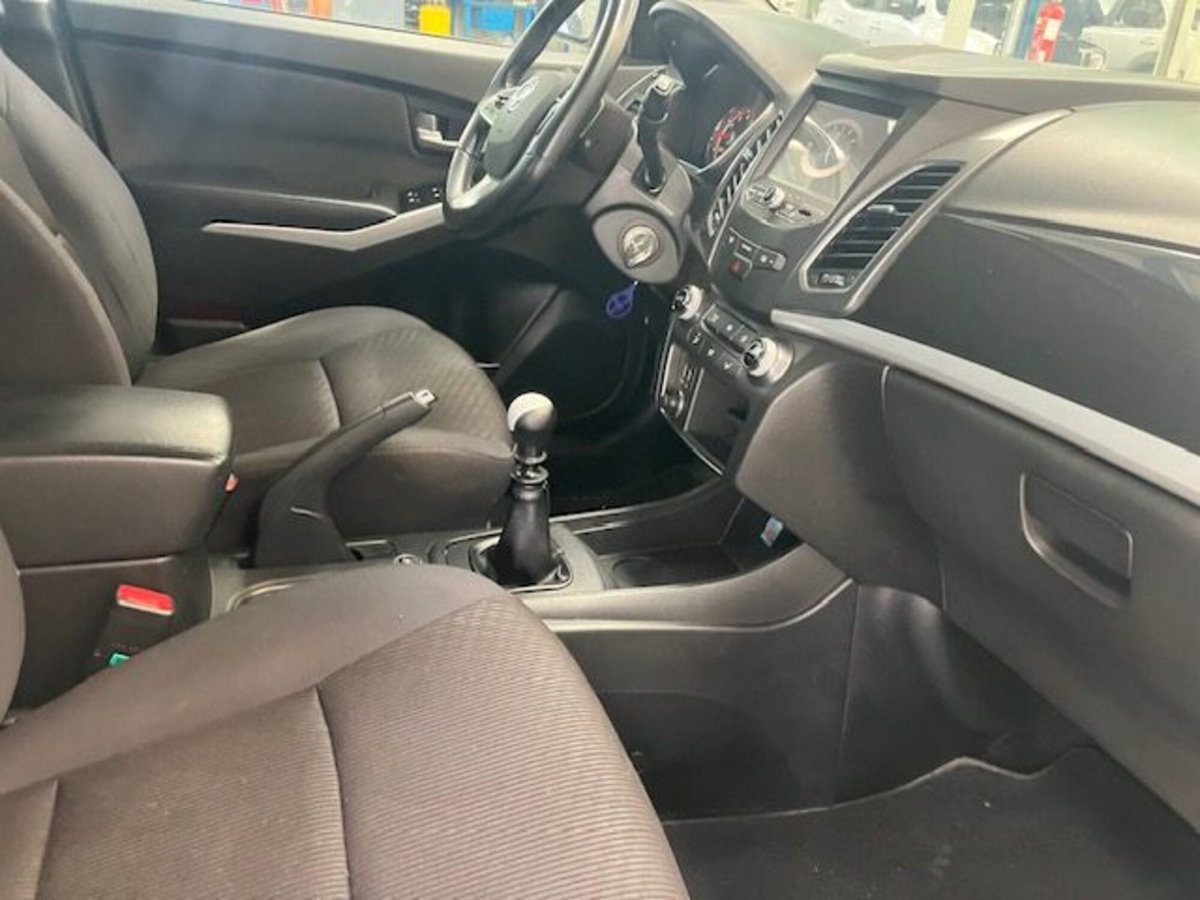 Ssangyong Korando 2.0 2WD MT GPL Limited (9)
