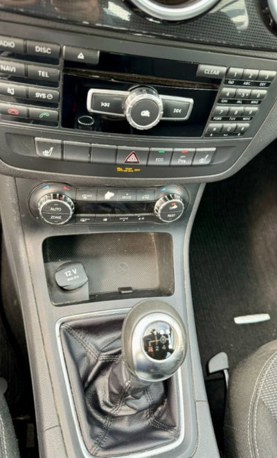 Mercedes-Benz Classe B 180 CDI BlueEFFICIENCY Executive (15)