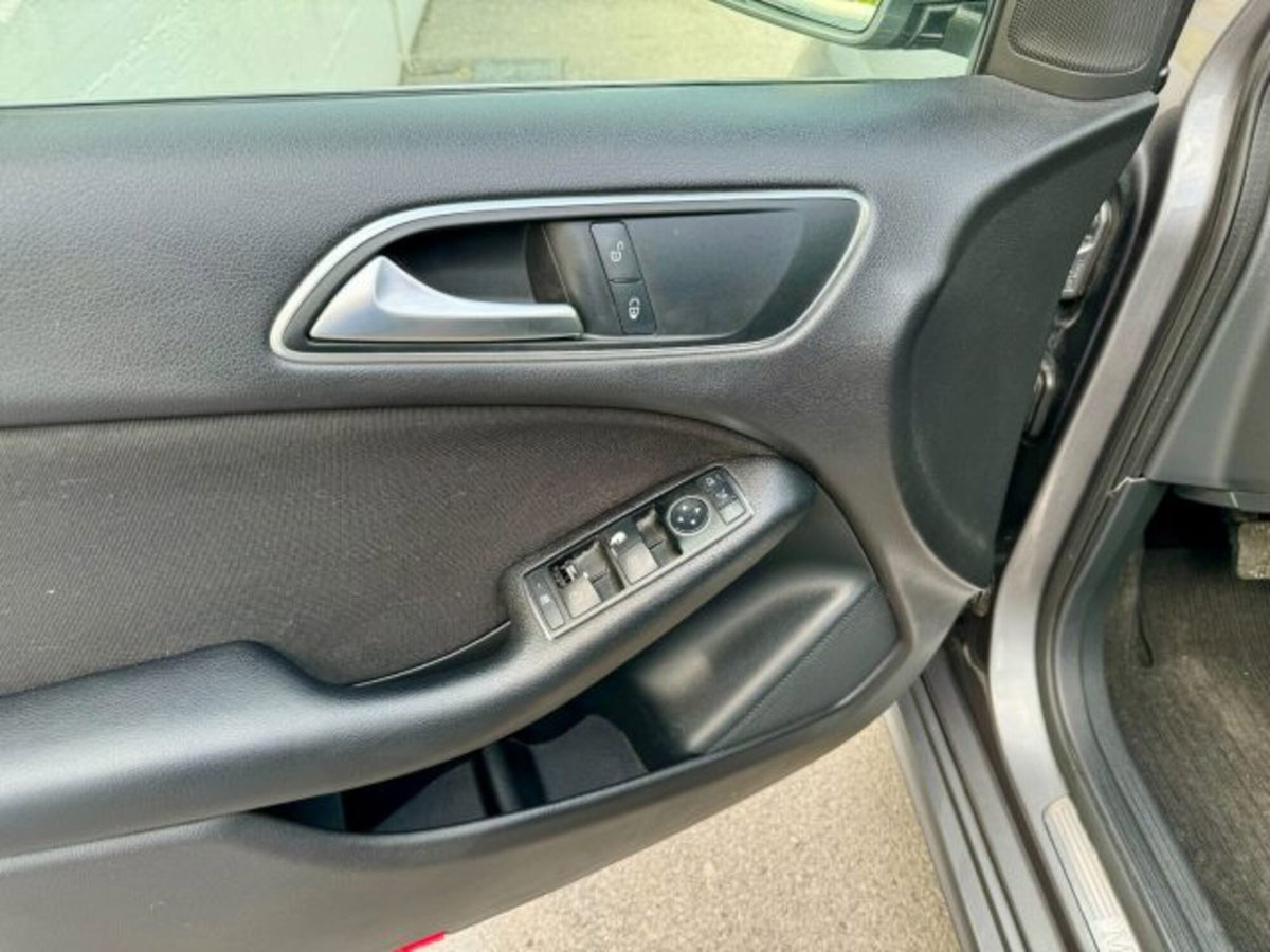 Mercedes-Benz Classe B 180 CDI BlueEFFICIENCY Executive (16)