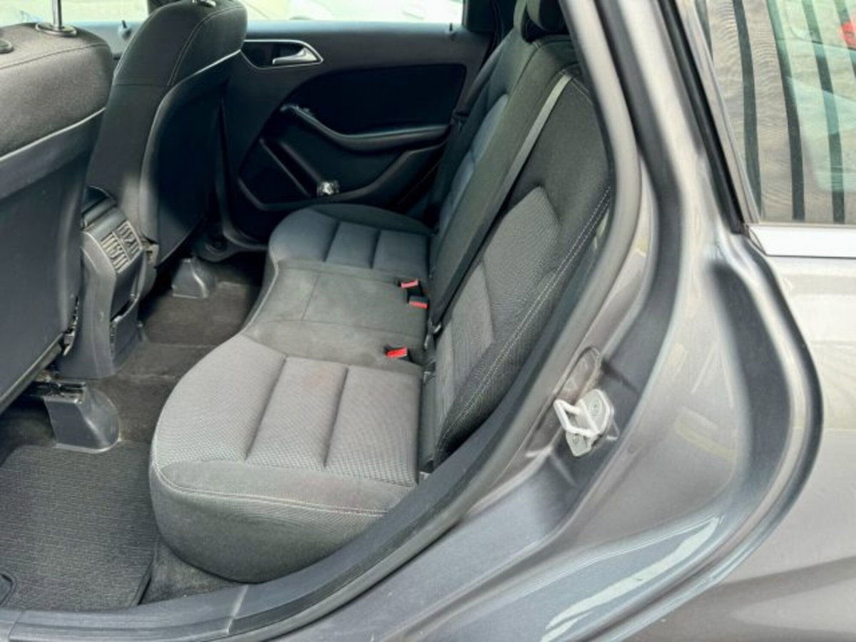 Mercedes-Benz Classe B 180 CDI BlueEFFICIENCY Executive (9)