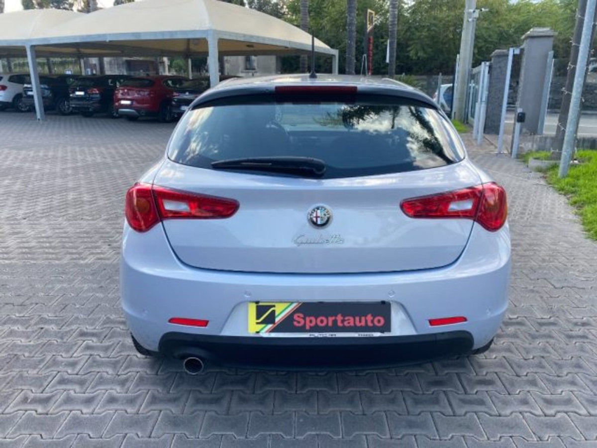 Alfa Romeo Giulietta 1.6 JTDm-2 Giulietta (19)