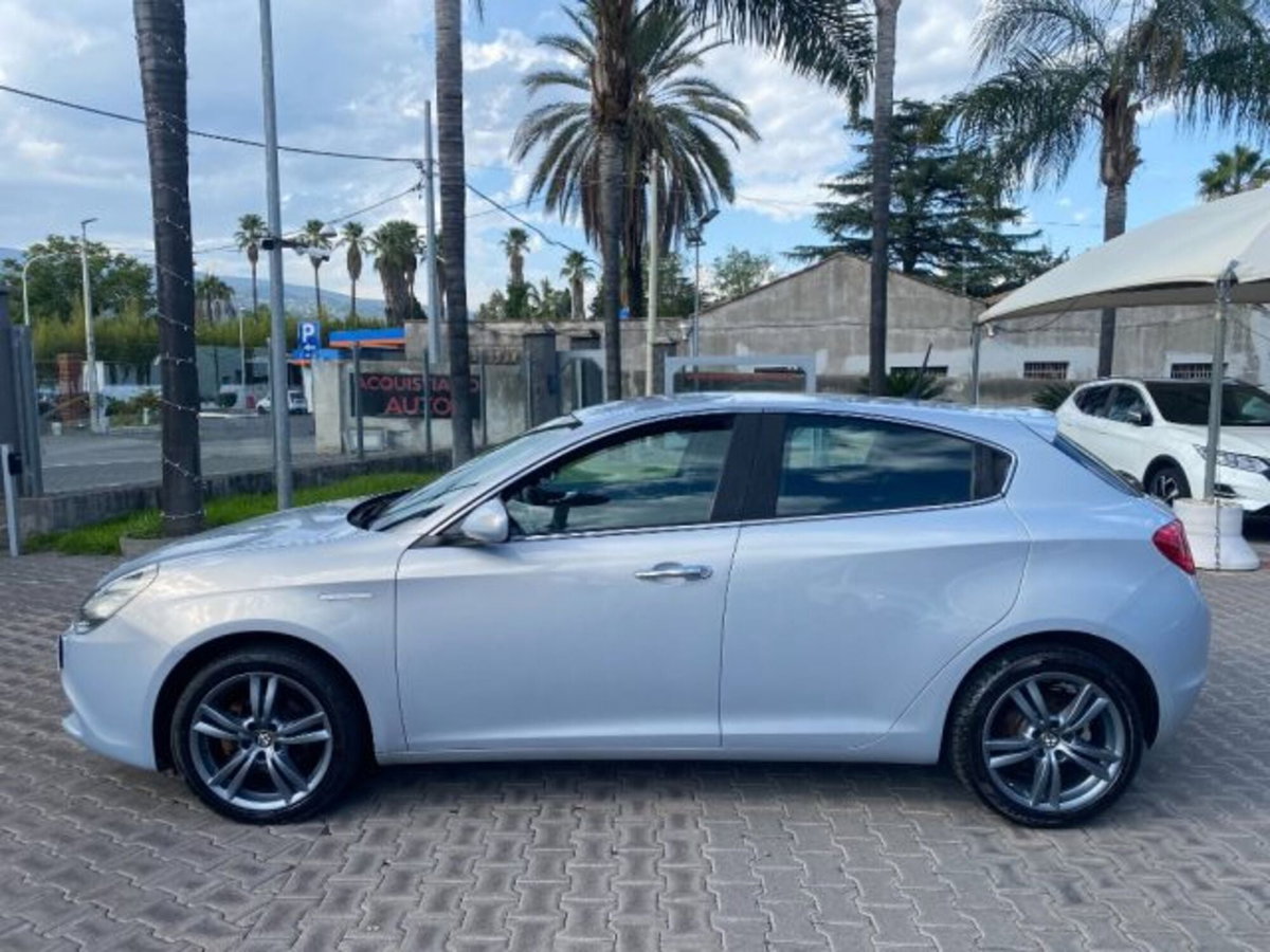 Alfa Romeo Giulietta 1.6 JTDm-2 Giulietta (20)