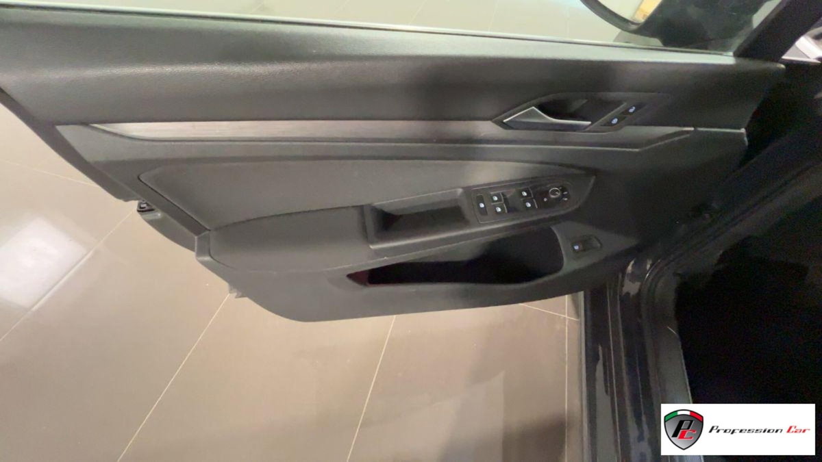 Volkswagen Golf 1.4 TSI eHYBRID 204 CV DSG Style (8)