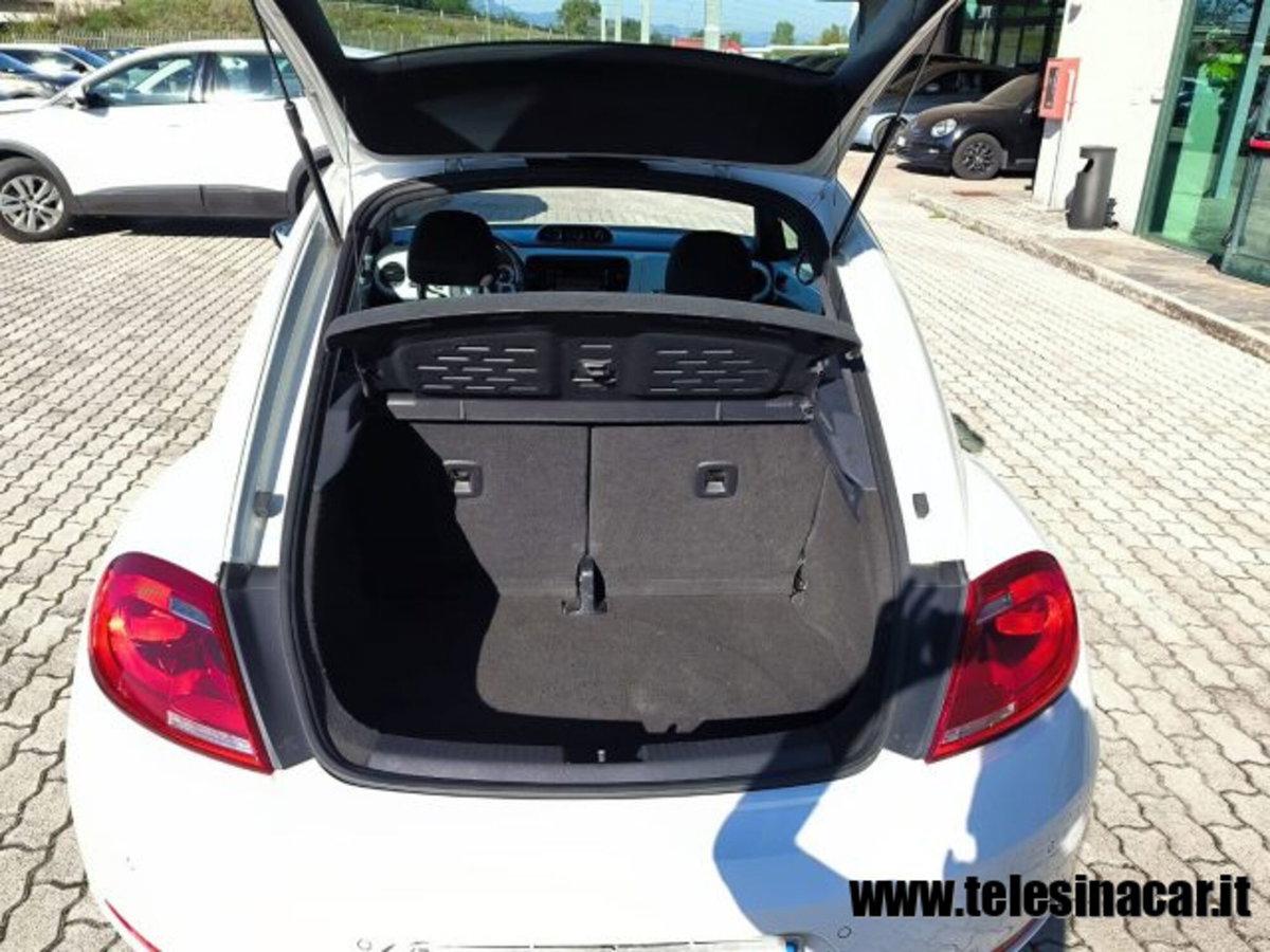 Volkswagen Maggiolino 1.6 TDI Design (17)