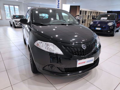 Lancia Ypsilon 1.0 FireFly 5 porte S&S Hybrid Ecochic A. Ferretti nuova