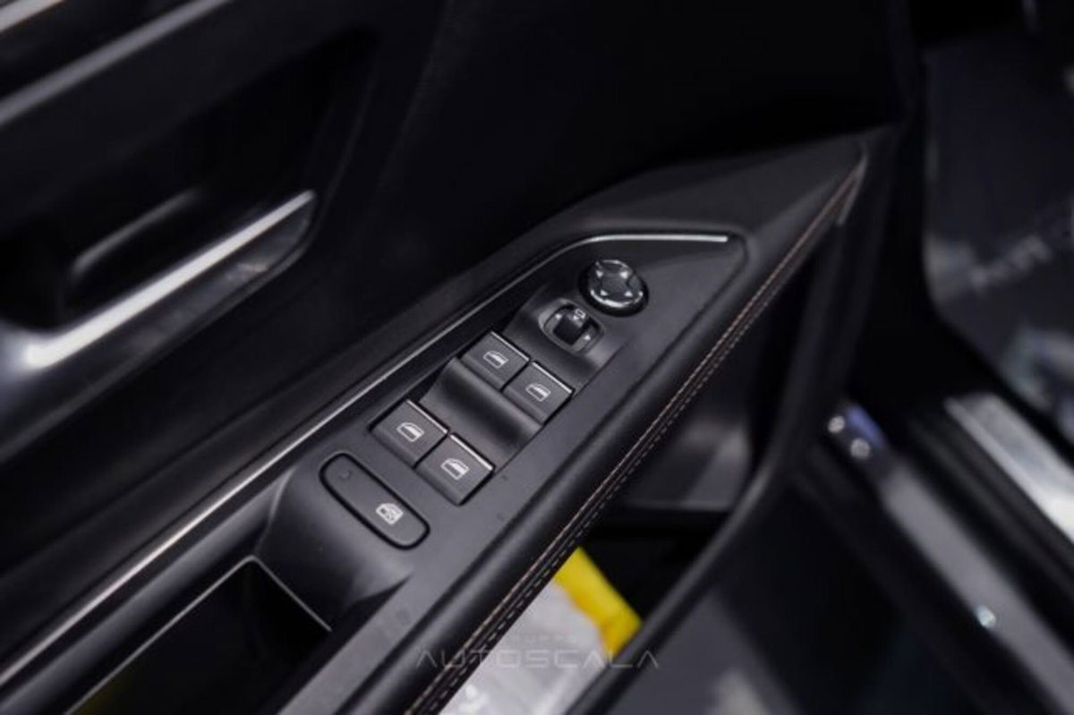 Peugeot 5008 PureTech Turbo 130 S&S EAT8 GT (10)
