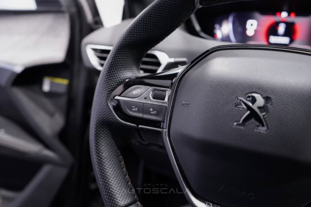 Peugeot 5008 PureTech Turbo 130 S&S EAT8 GT (14)