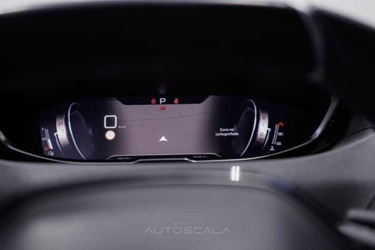 Peugeot 5008 PureTech Turbo 130 S&S EAT8 GT (17)