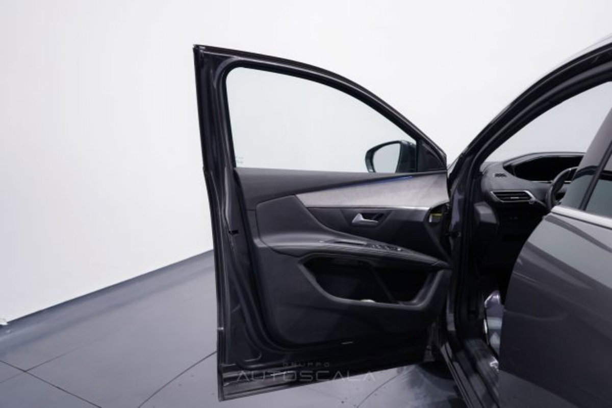 Peugeot 5008 PureTech Turbo 130 S&S EAT8 GT (9)