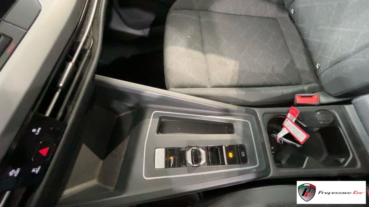Volkswagen Golf Variant 2.0 tdi Life 150cv dsg (15)