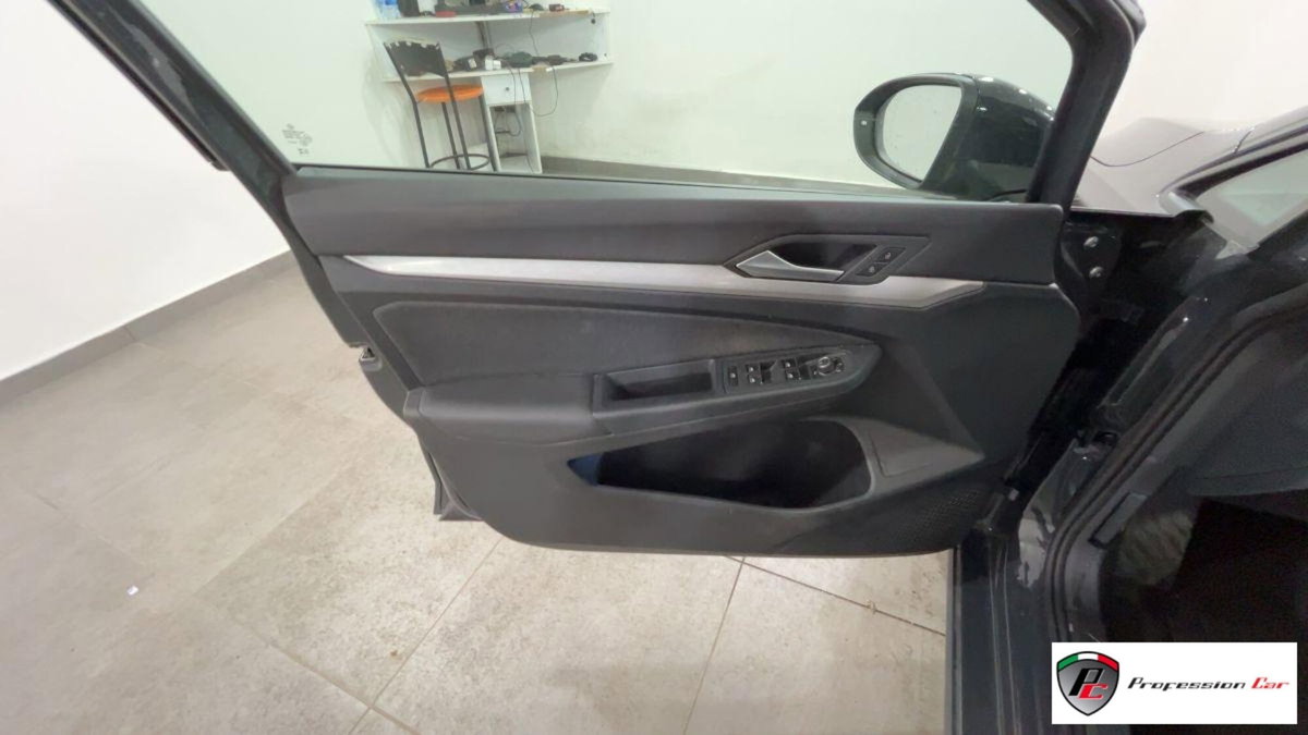 Volkswagen Golf Variant 2.0 tdi Life 150cv dsg (8)