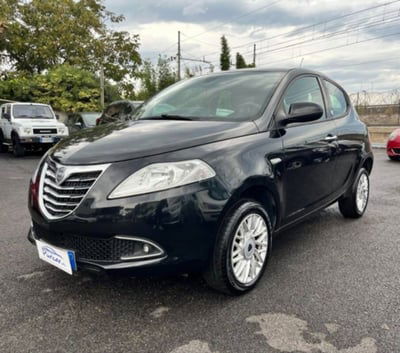 Lancia Ypsilon 0.9 TwinAir 5 porte Metano Ecochic Silver usata