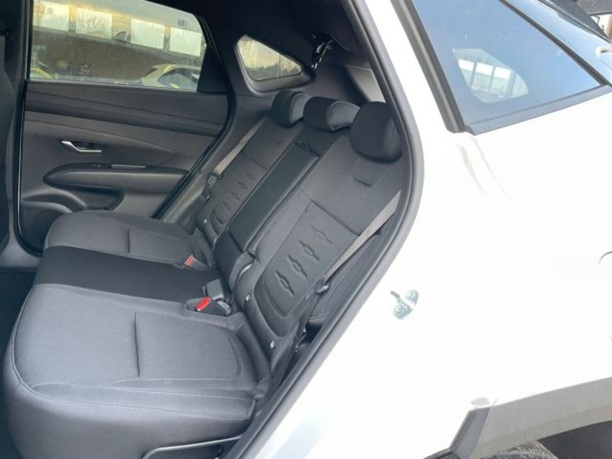 Hyundai Tucson 1.6 t-gdi 48V Xtech 2wd mt (11)